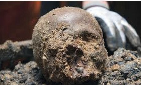 Skulls-found-at-crossrail-008.jpg
